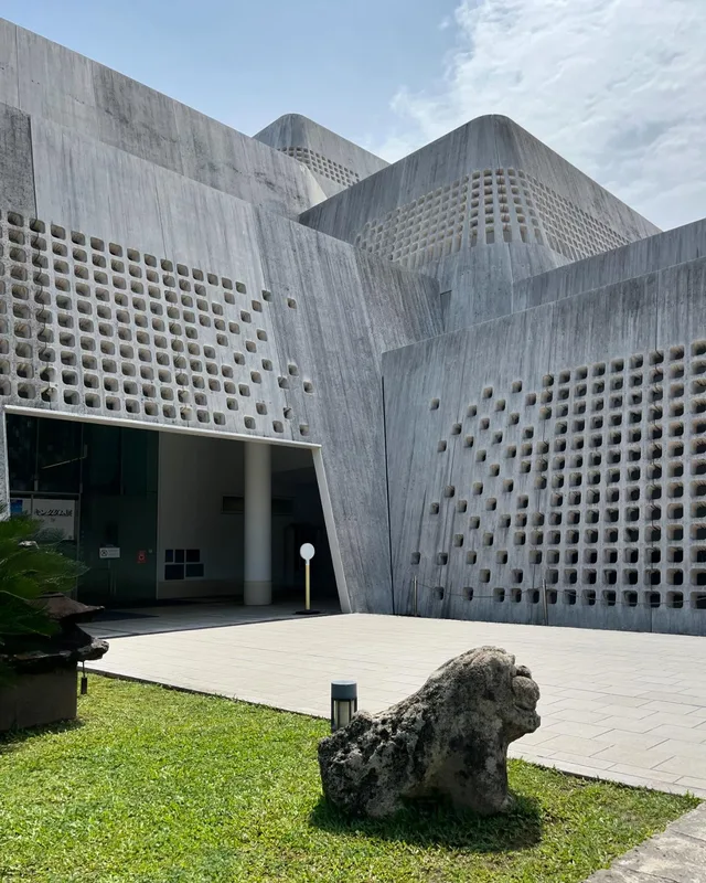 Okinawa Prefectural Museum - a gem of the brutalist architecture. #brutalism #brutalistarchitecture #okinawamuseum #oki