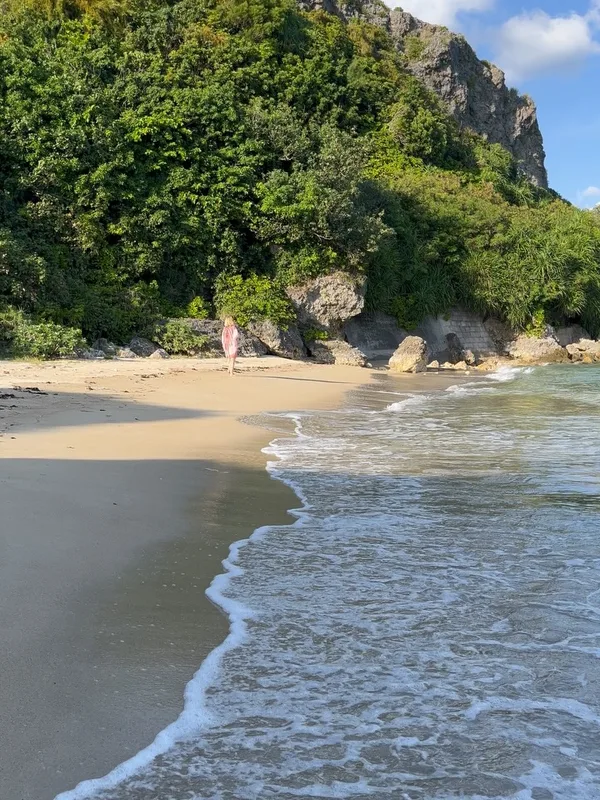 November in Okinawa 🏝️👙🌺🐚🤿☀️ #hamahigaisland #secretbeach #okinawabeach #okinawatrip #okinawalife #okinawa #likealo