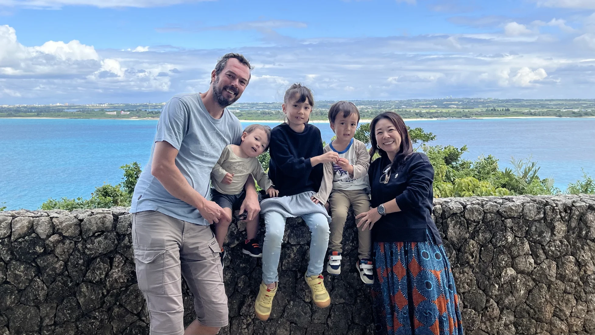 Rodina OkiTour — Honza, Mari, Ayaka, Šimon a Teo